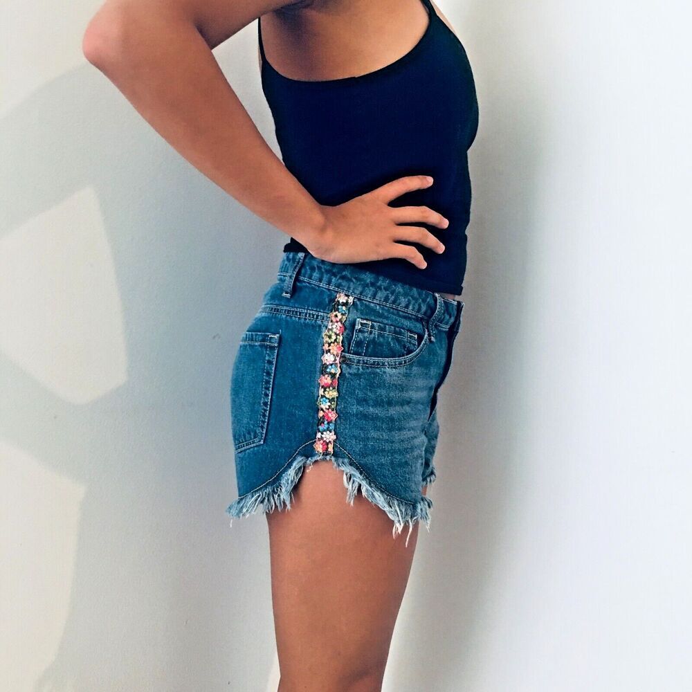 ALTAR'D STATE Boho Floral Embroidered Ribbon Fringe Hem Denim Jean Shorts 28